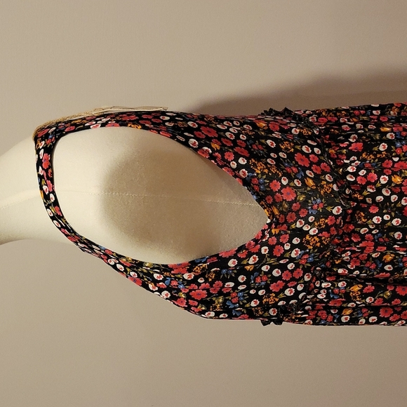 NWT Easel Flowy Halter Dress - Picture 4 of 6